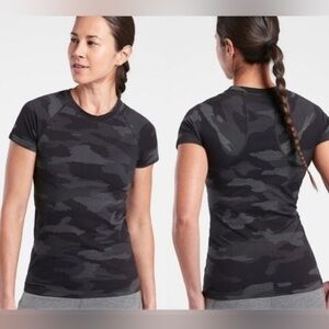 ATHLETA MOMENTO CAMO TEE | NWT | FITTED | BLACK & GRAY | MEDIUM | PRICE IS FIRM